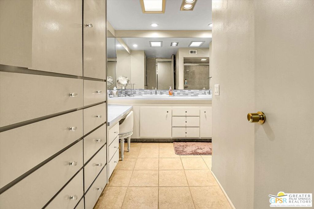 68 Lakeview Drive Property Photo 9