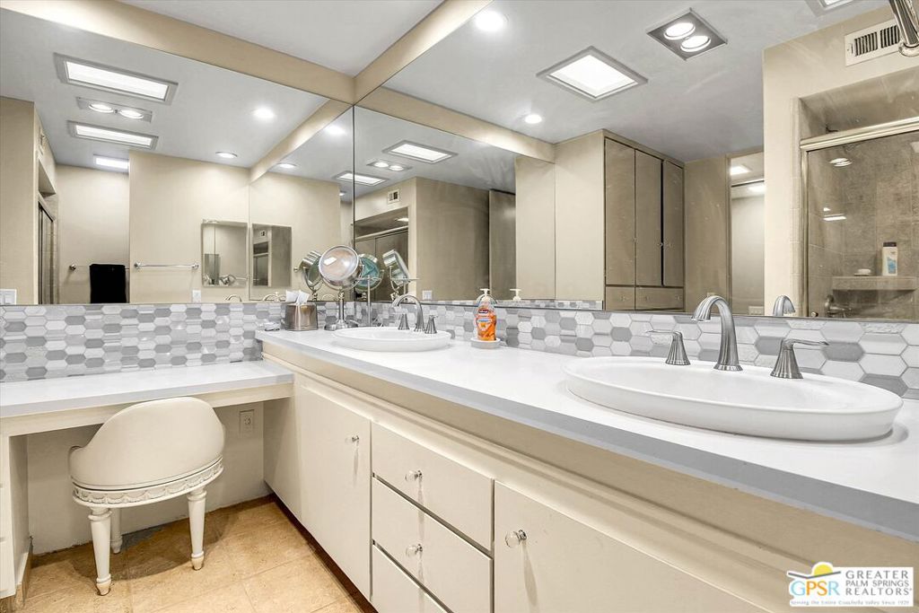 68 Lakeview Drive Property Photo 10