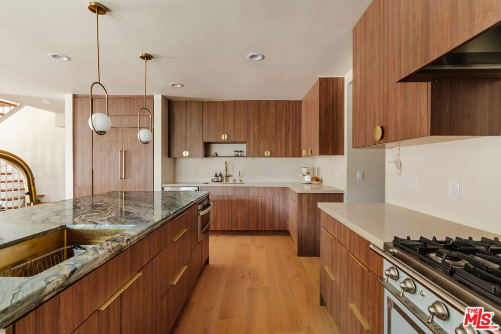 12220 Benmore Terrace Property Photo 11