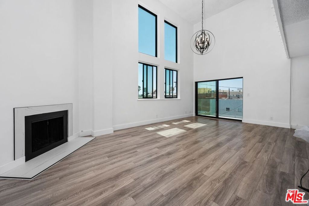 19 Sunset Avenue 3 Property Photo 4
