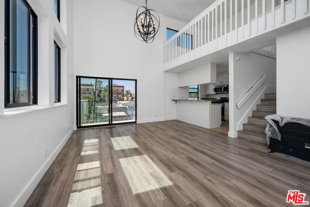 19 Sunset Avenue 3 Property Photo 5