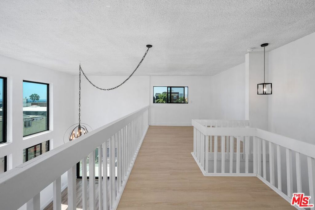 19 Sunset Avenue 3 Property Photo 10
