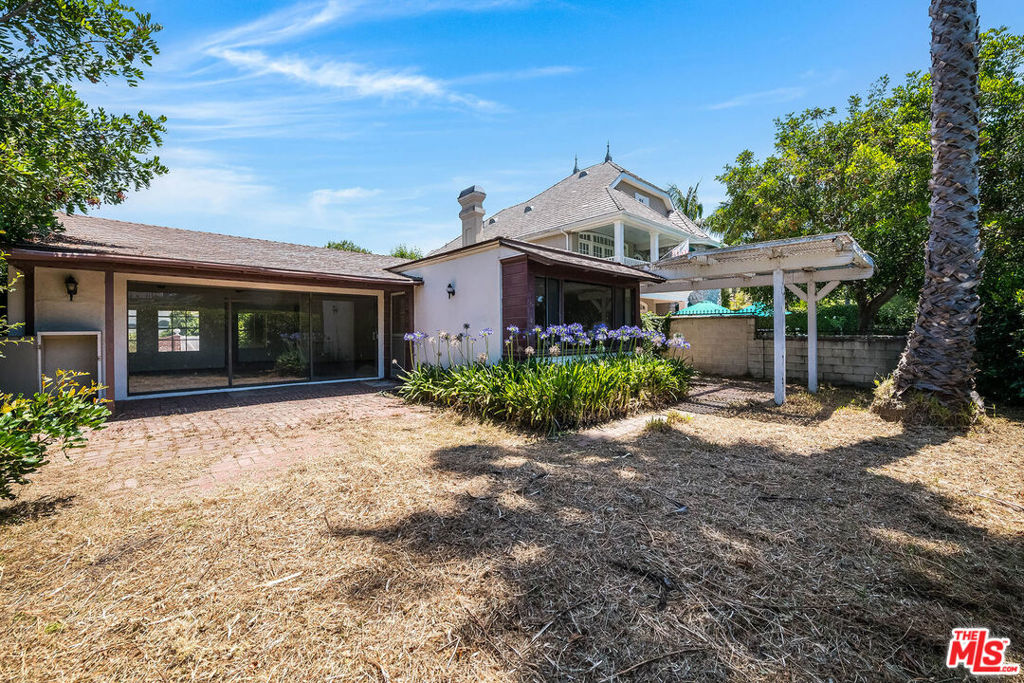 10058 Valley Spring Lane Property Photo 10