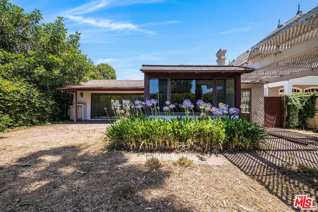 10058 Valley Spring Lane Property Photo 11