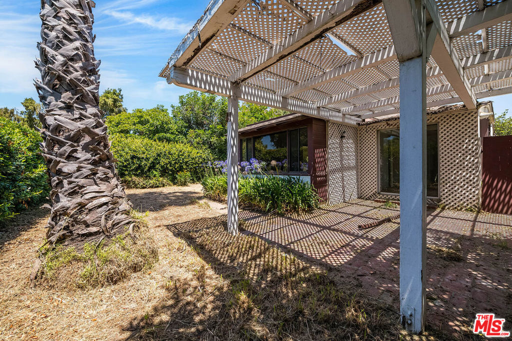10058 Valley Spring Lane Property Photo 12