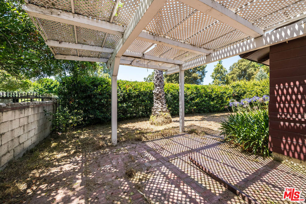 10058 Valley Spring Lane Property Photo 13