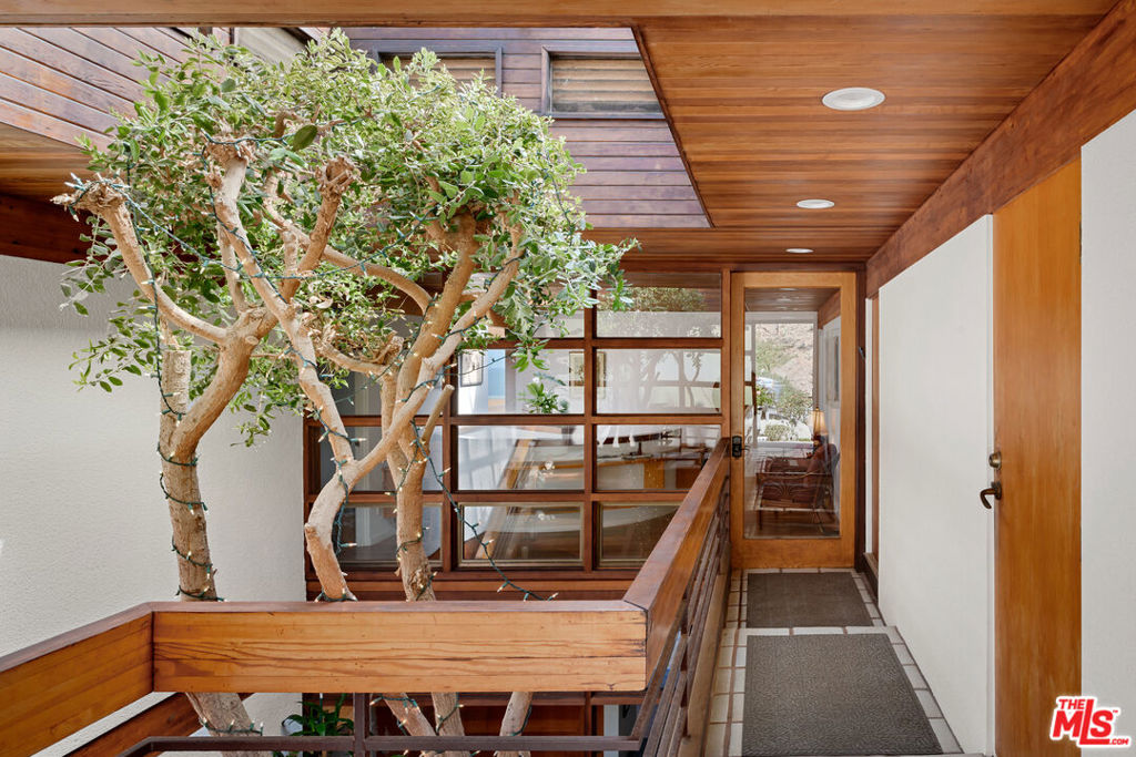 24638 Malibu Road Property Photo 4