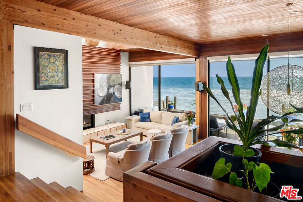 24638 Malibu Road Property Photo 10