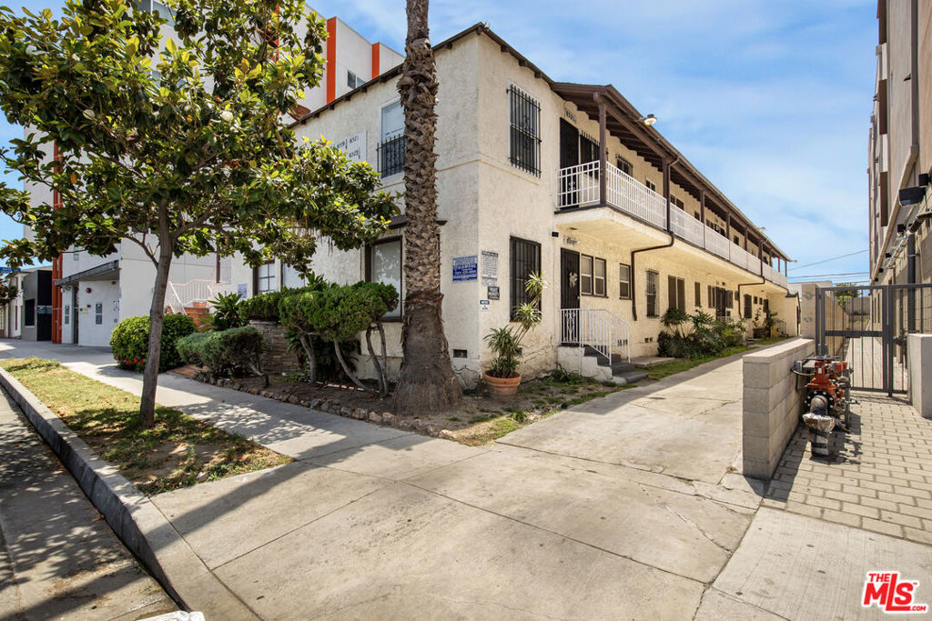 6519 Crenshaw Boulevard Property Photo 1
