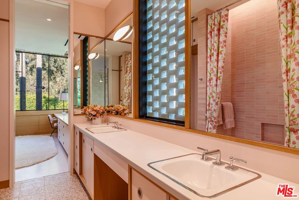 660 Club View Drive Property Photo 40