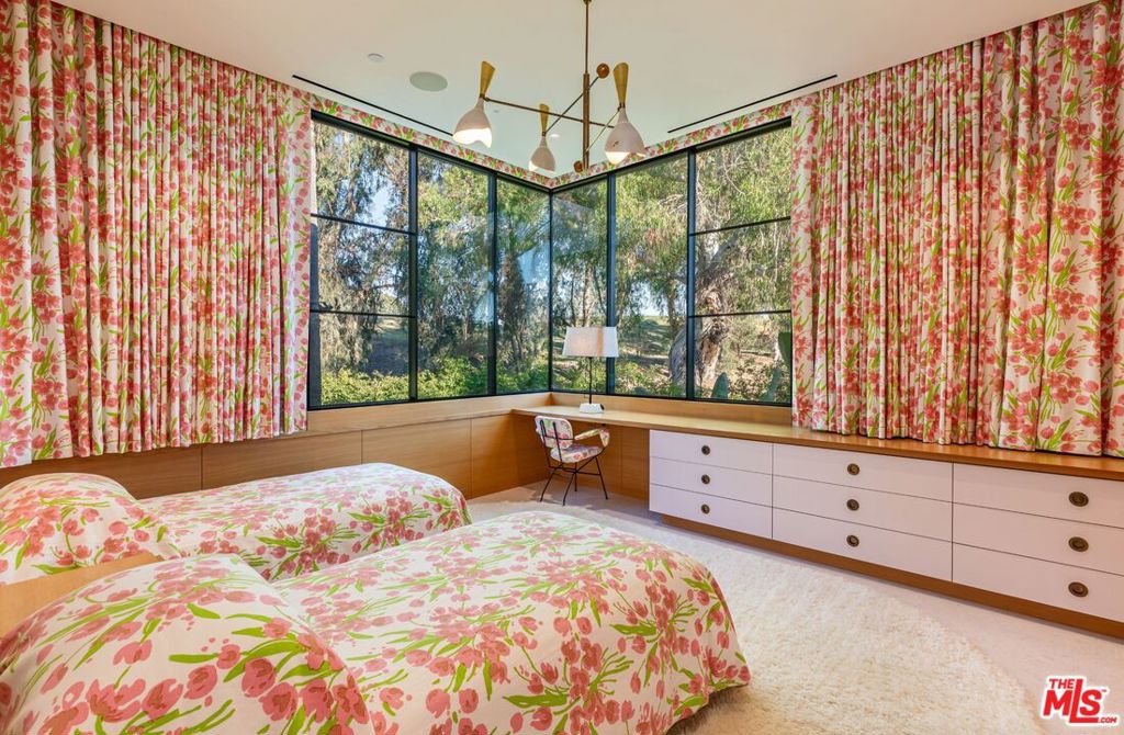 660 Club View Drive Property Photo 41