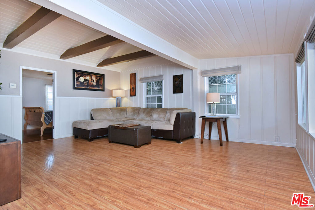 4709 Camellia Avenue Property Photo 6