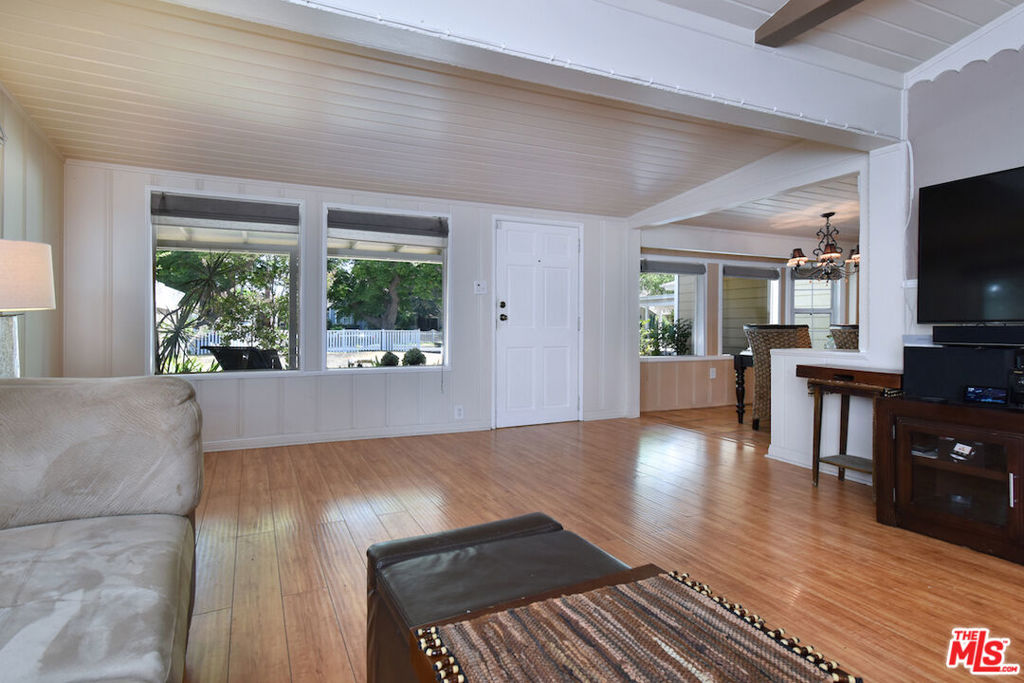 4709 Camellia Avenue Property Photo 8