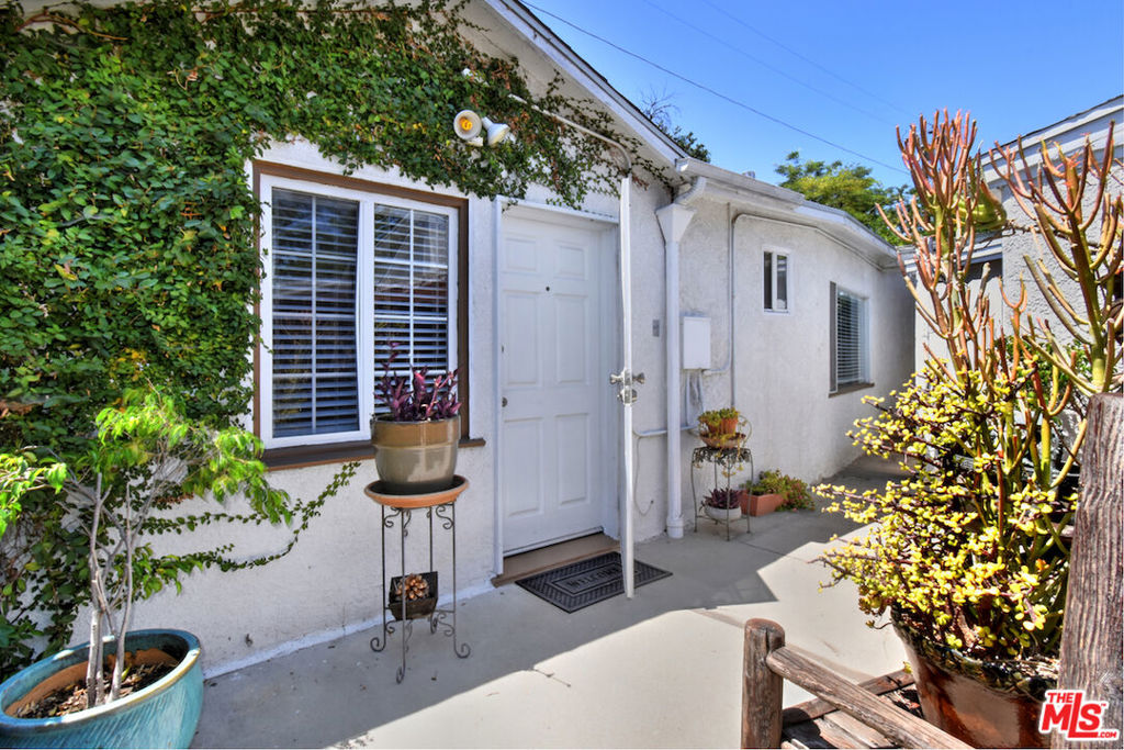 4709 Camellia Avenue Property Photo 18