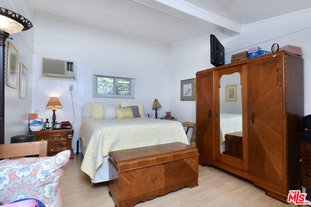 4709 Camellia Avenue Property Photo 27