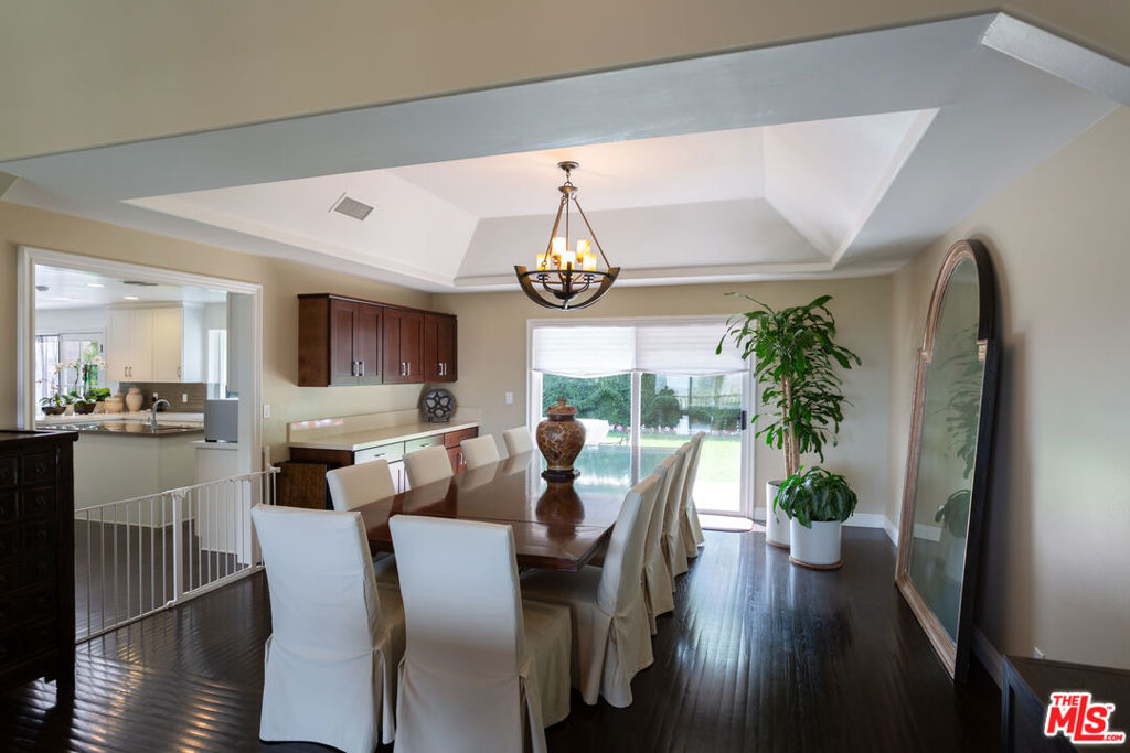 13902 Valley Vista Property Photo 10