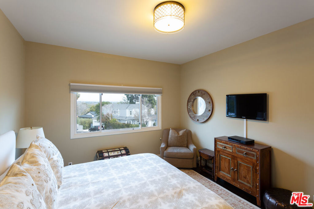 13902 Valley Vista Property Photo 14