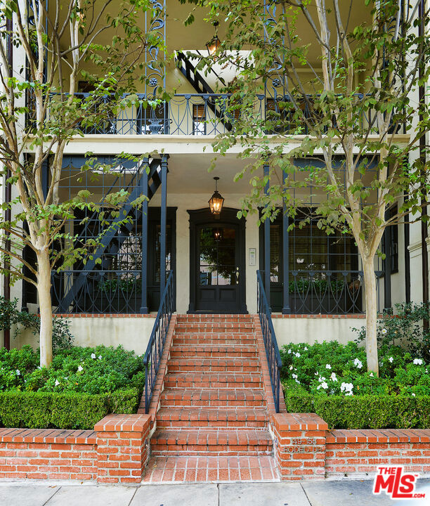 149 S Rodeo Drive Property Photo 1