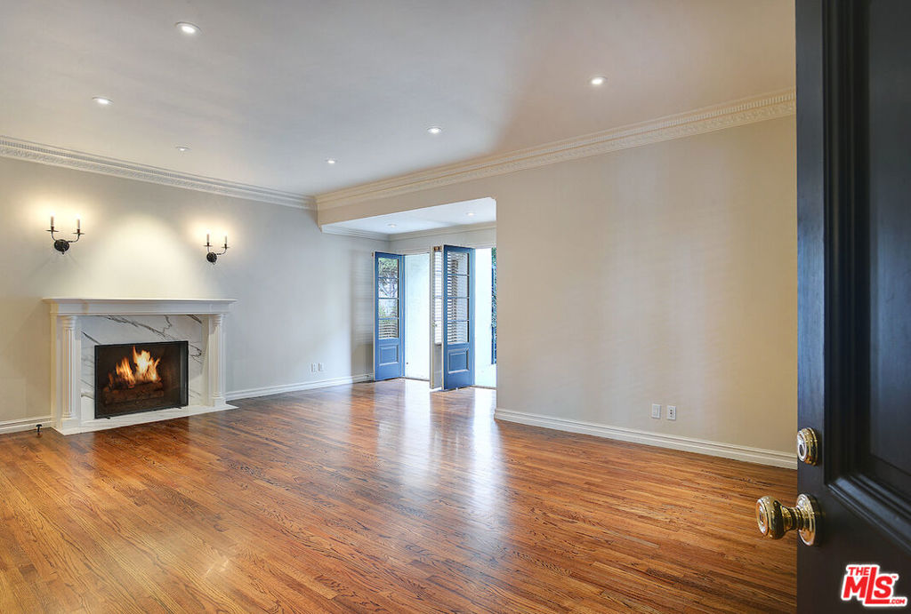 149 S Rodeo Drive Property Photo 2