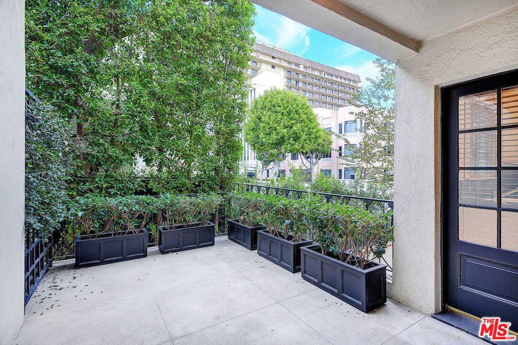 149 S Rodeo Drive Property Photo 5