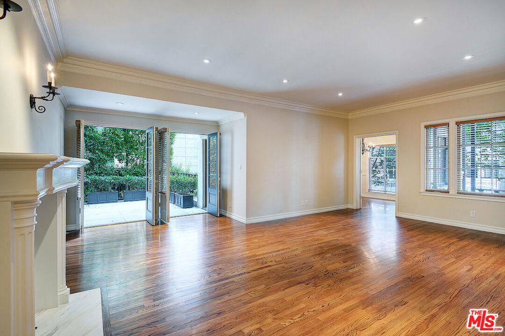 149 S Rodeo Drive Property Photo 6