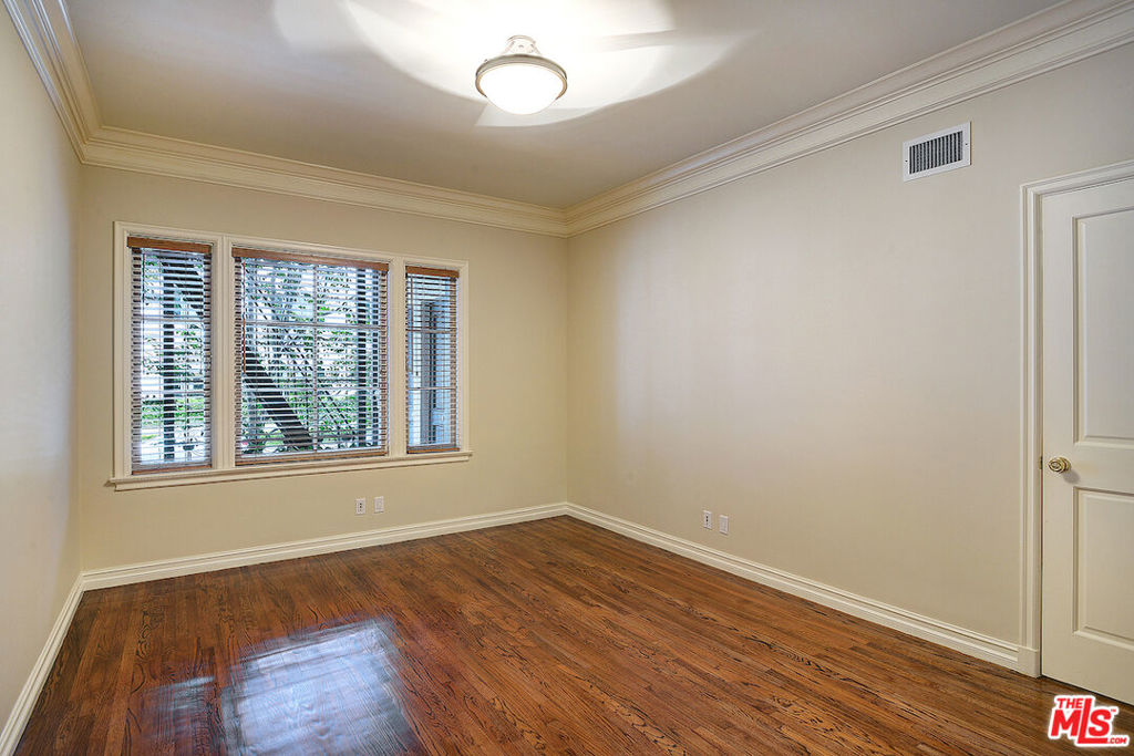 149 S Rodeo Drive Property Photo 12