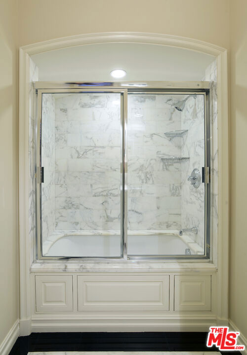 149 S Rodeo Drive Property Photo 14