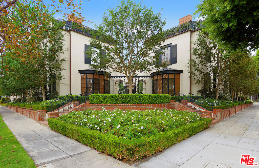 149 S Rodeo Drive Property Photo 19