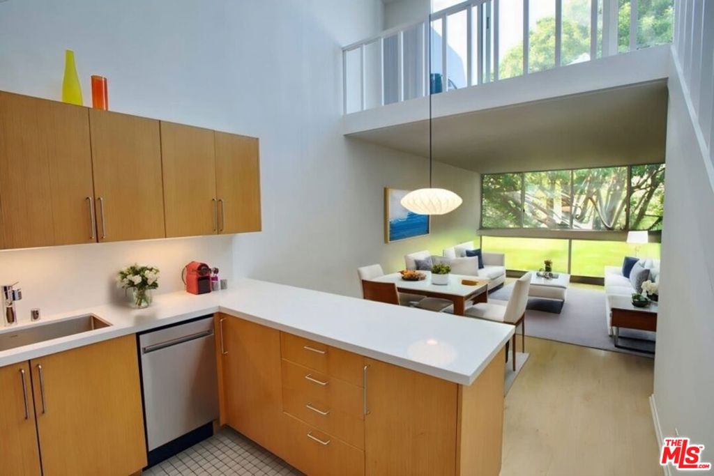 3607 Pacific Avenue Property Photo 5