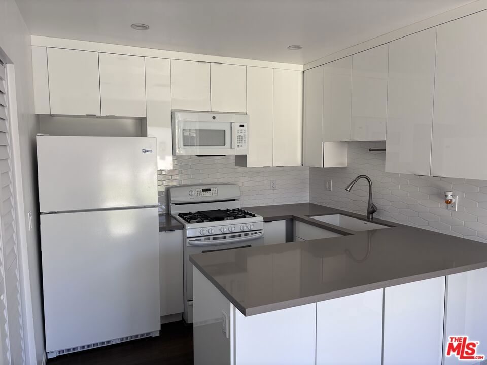6036 Denny Avenue Property Photo 10