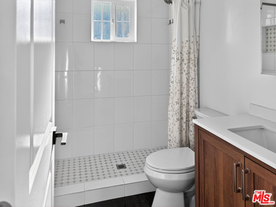 6036 Denny Avenue Property Photo 21