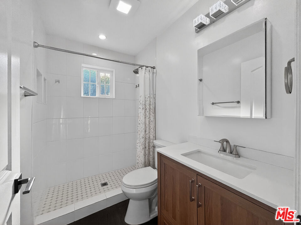6036 Denny Avenue Property Photo 23