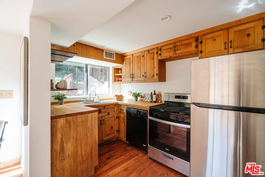 517 Canon View Trail Property Photo 12