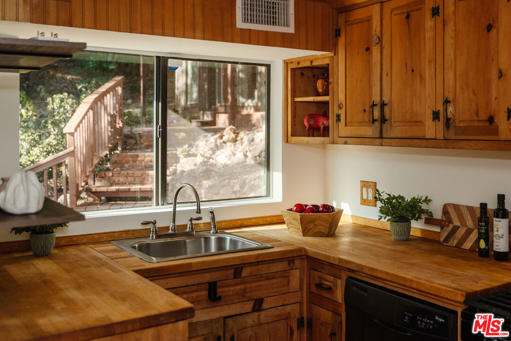 517 Canon View Trail Property Photo 13