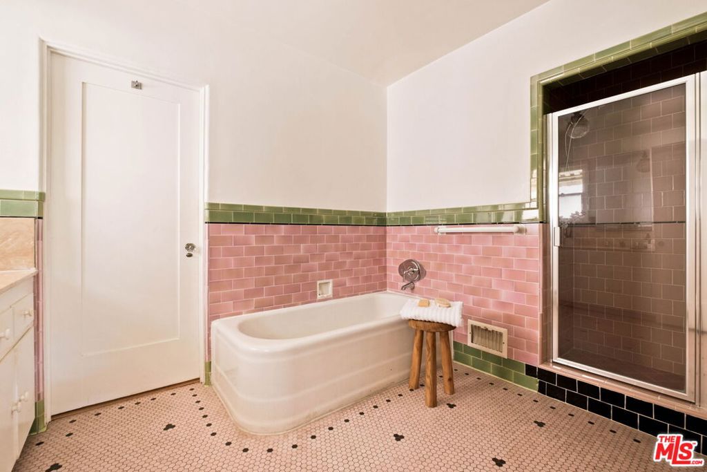 132 N Orange Drive Property Photo 32