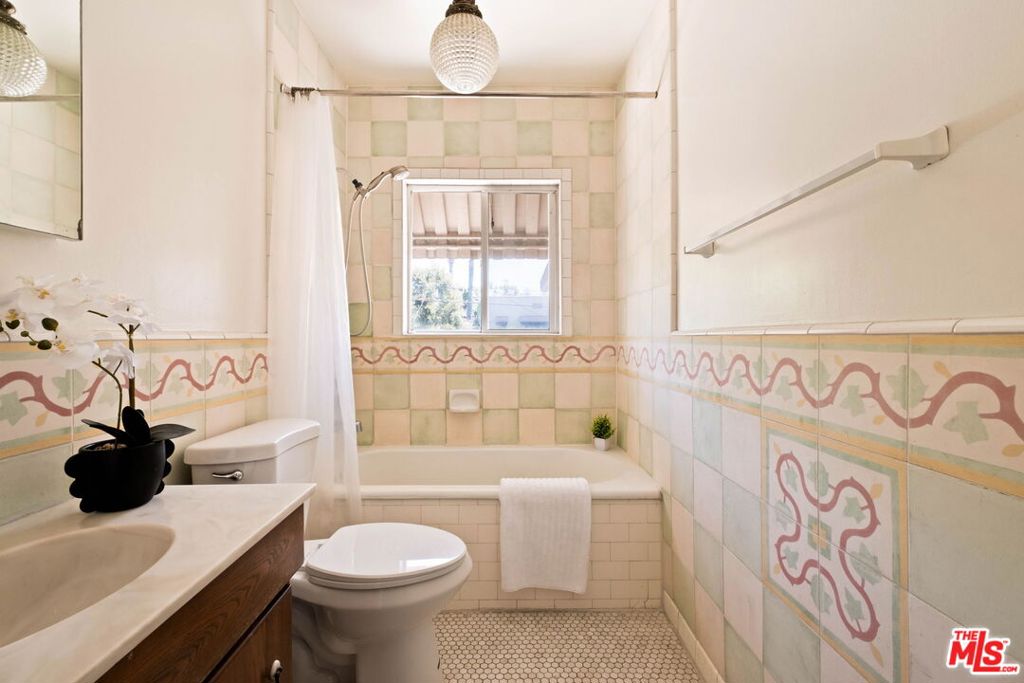 132 N Orange Drive Property Photo 34