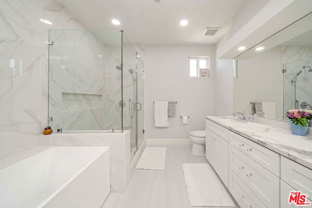 4925 Wilshire Boulevard 302 Property Photo 20
