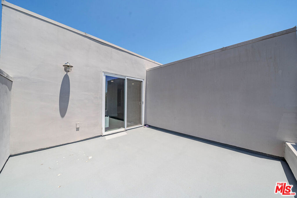 4925 Wilshire Boulevard 302 Property Photo 31