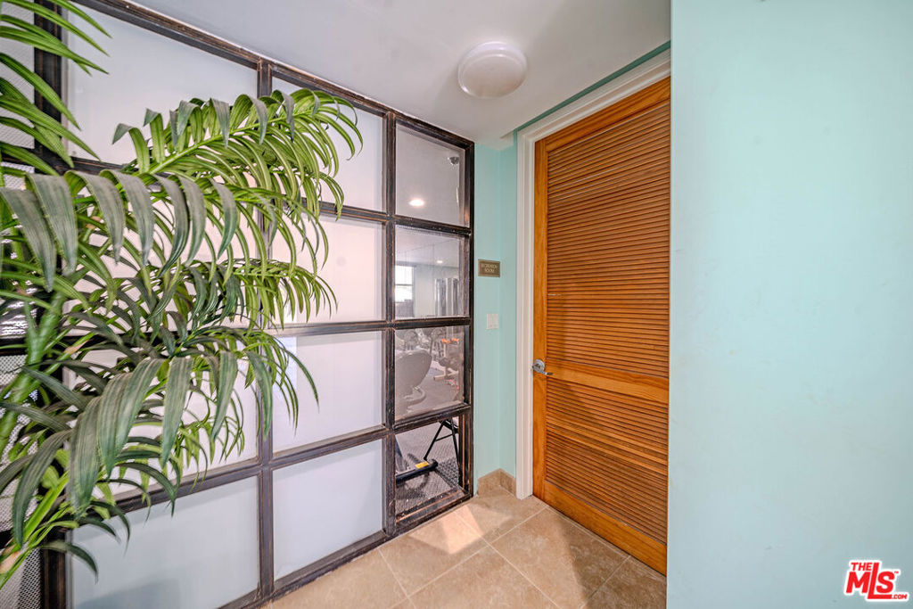 4925 Wilshire Boulevard 302 Property Photo 34