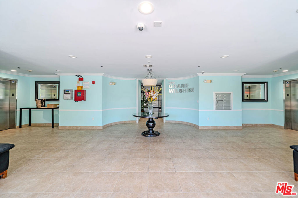 4925 Wilshire Boulevard 302 Property Photo 35