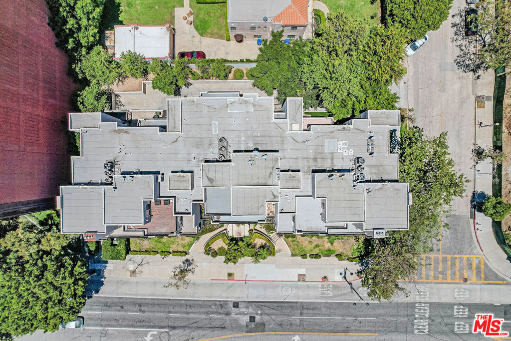 4925 Wilshire Boulevard 302 Property Photo 44