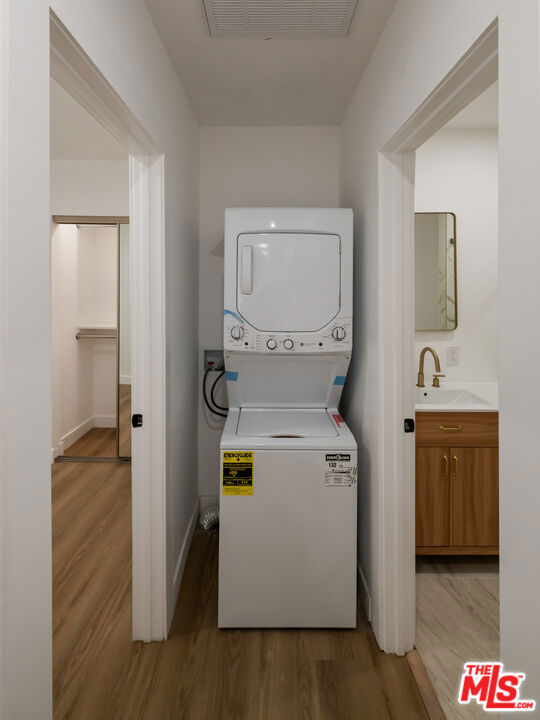 5729 Carlton Way 3/4 Property Photo 16
