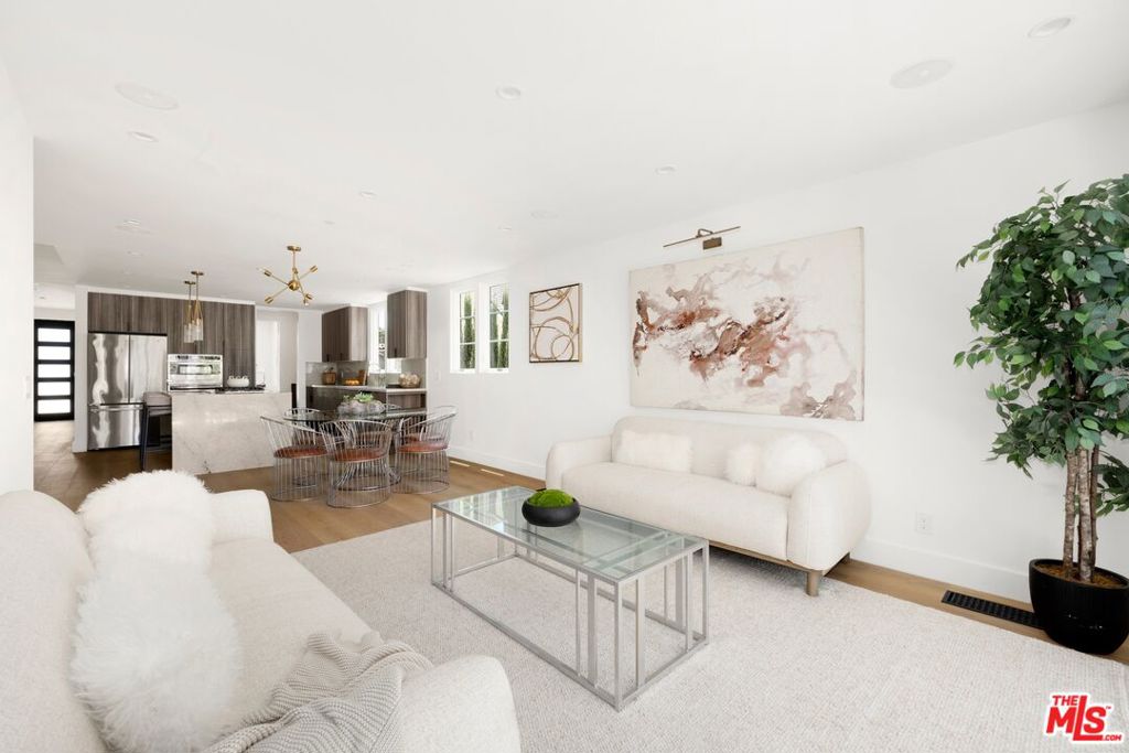 1707 S Stanley Avenue Property Photo 11