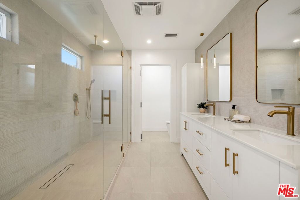 1707 S Stanley Avenue Property Photo 14