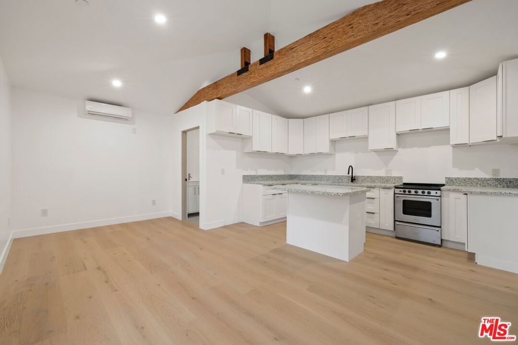 1707 S Stanley Avenue Property Photo 21