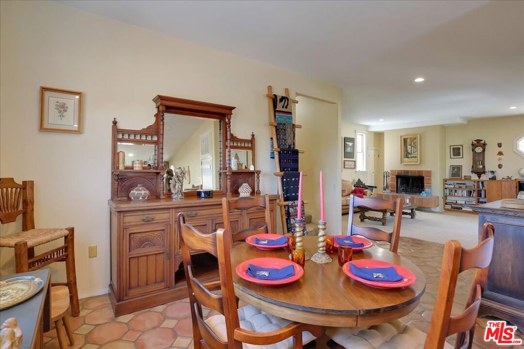 936 N Nopal Street Property Photo 34