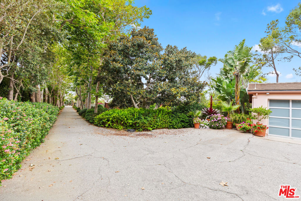 7122 Dume Drive Property Photo 3