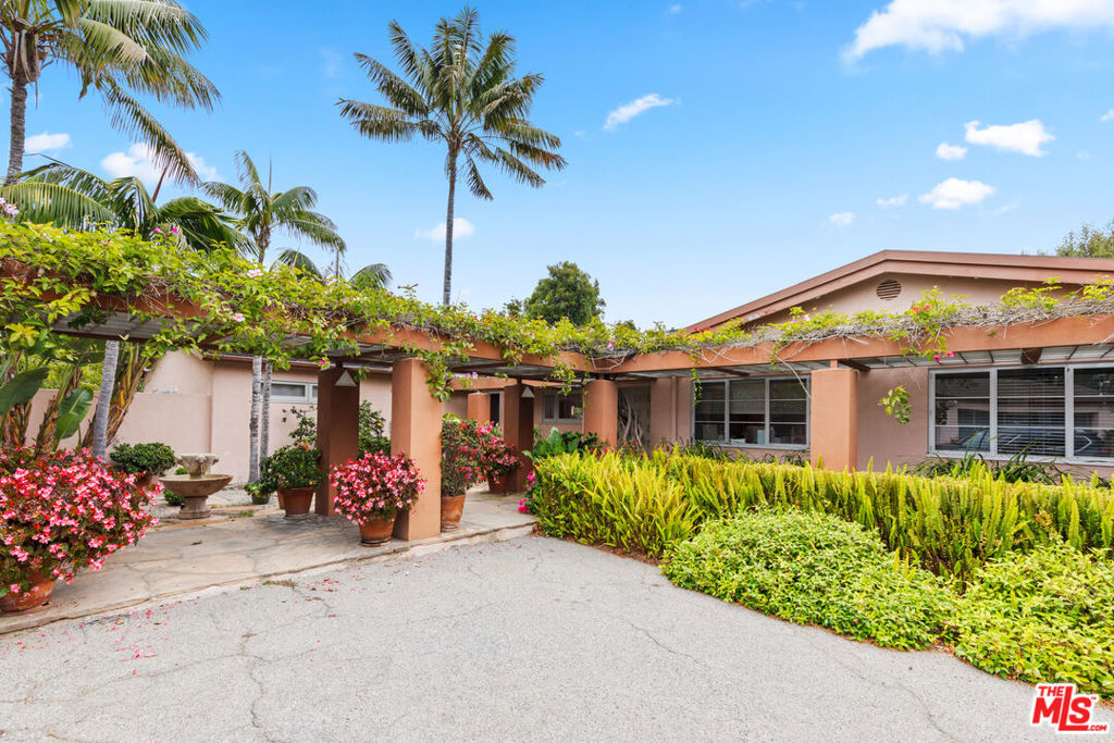 7122 Dume Drive Property Photo 4