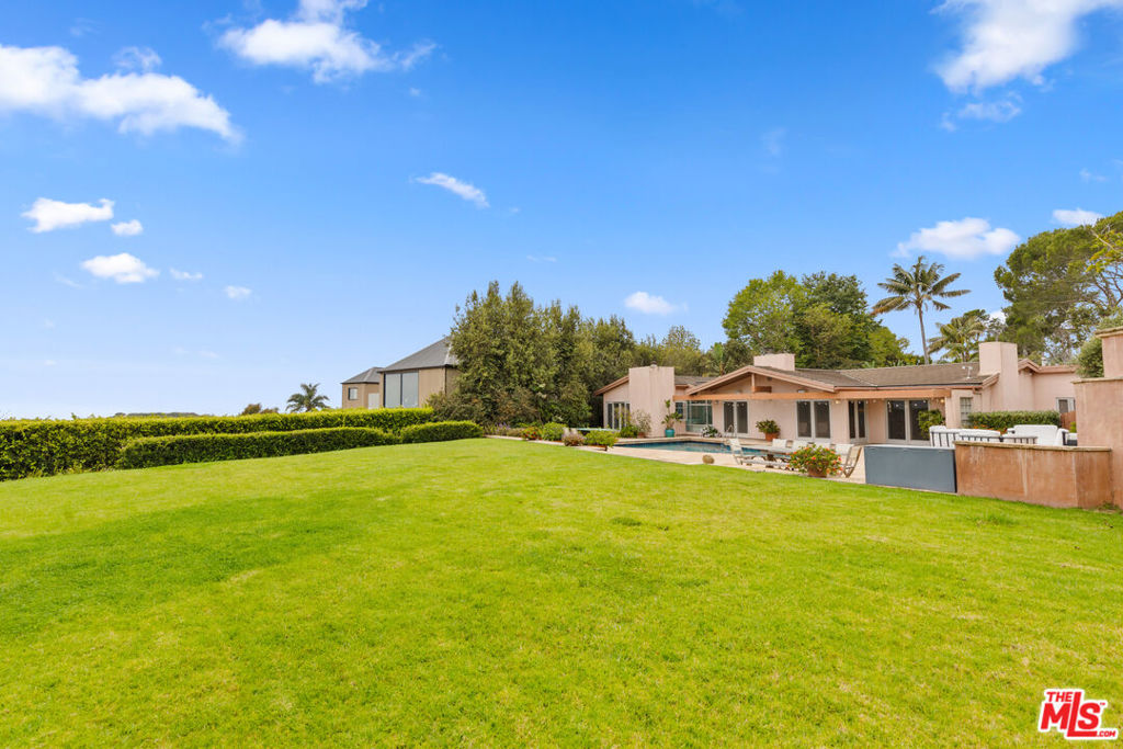 7122 Dume Drive Property Photo 17