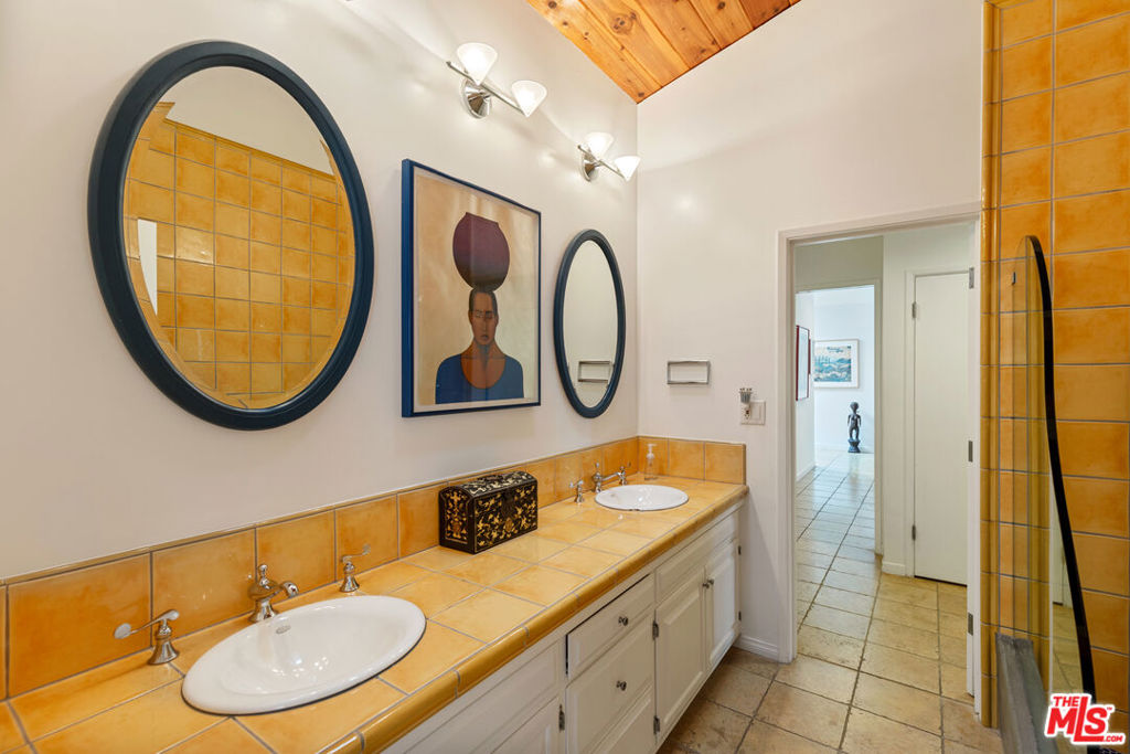 7122 Dume Drive Property Photo 30
